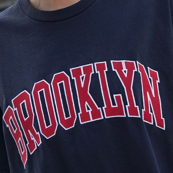 John Galt PacSun Black Brooklyn Graphic Grunge Thick Cropped Raw Hem Tee Shirt - Picture 4 of 7